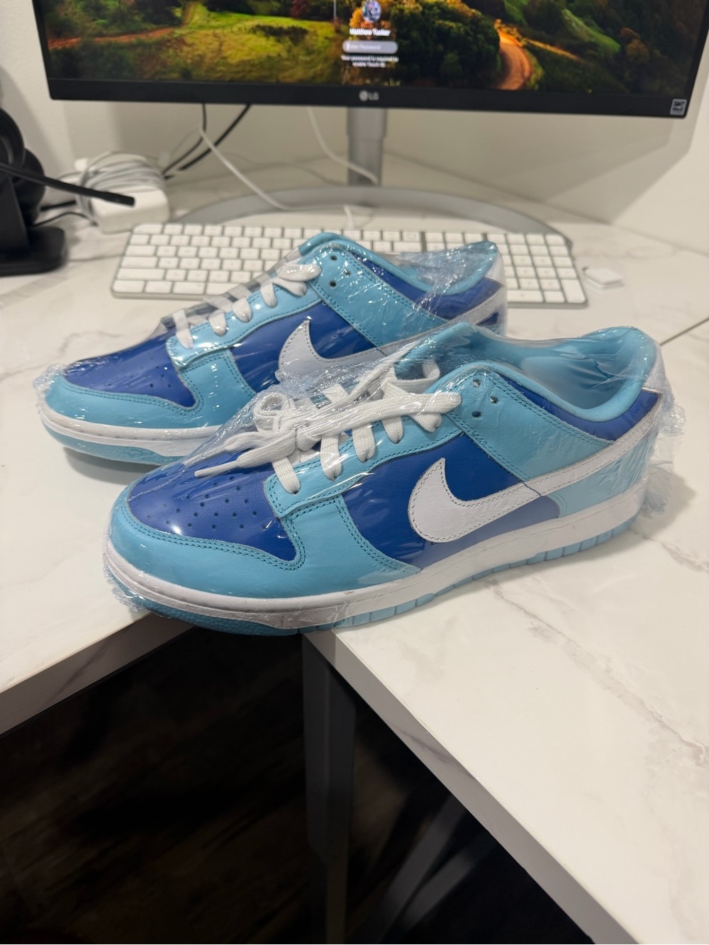 Nike Kids Low-Top Sneakers in Light Blue and Blue with White Swoosh